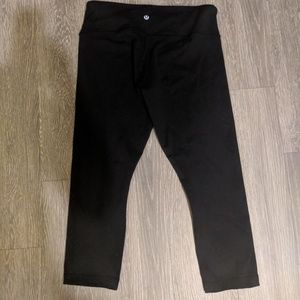 Lululemon 21" crop black yoga pants